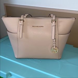 Michael Kors Jet Set Leather Tote